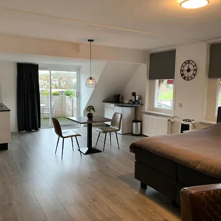 Slapen Bij De Buurvrouw Bed & Breakfast 3*