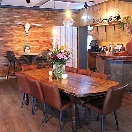 Slapen Bij De Buurvrouw Bed & Breakfast 3*